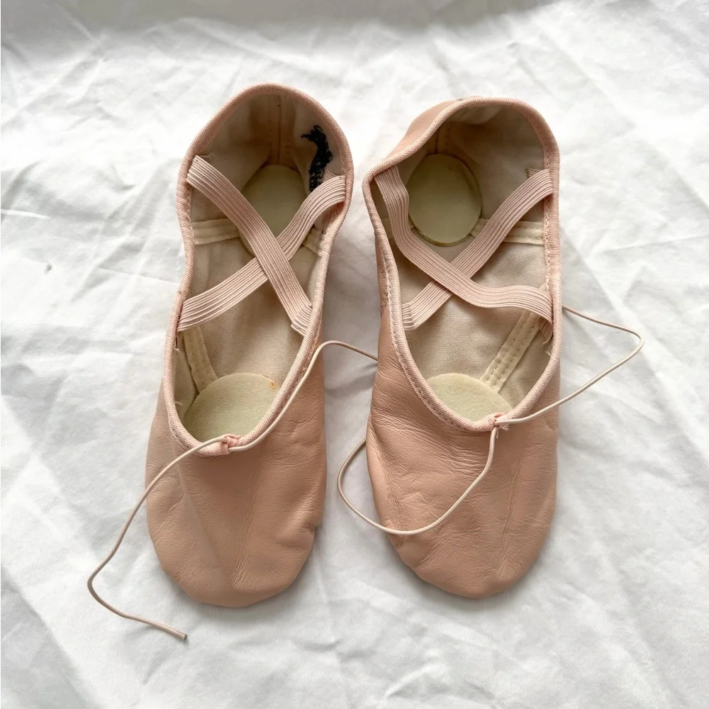 Capezio Leather Split-Sole Juliet Ballet Flat Shoe | Dance Size 6.5 Wide | NWOT